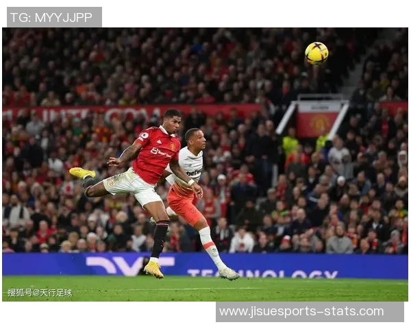 足总杯精彩对决里昂与曼联战成平局逆转瞬间点燃全场激情