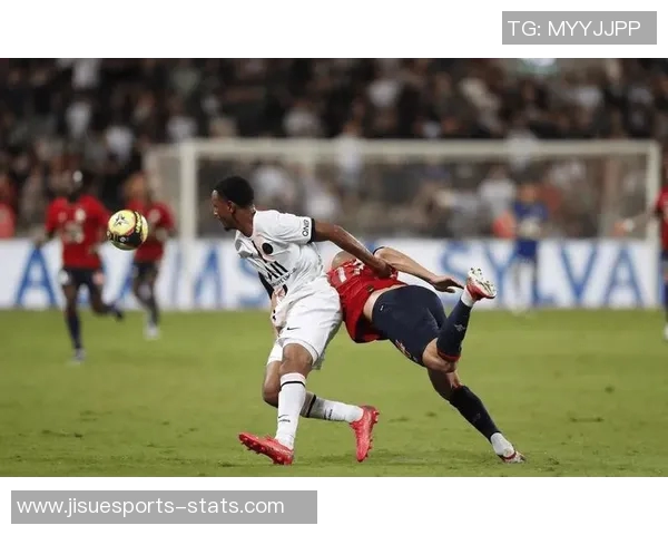 中超精彩对决巴黎圣日耳曼与里昂激战成平局帽子戏法引发热烈反响